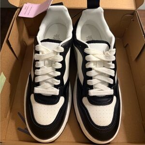 Wild Fable Black and White Athletic Shoes